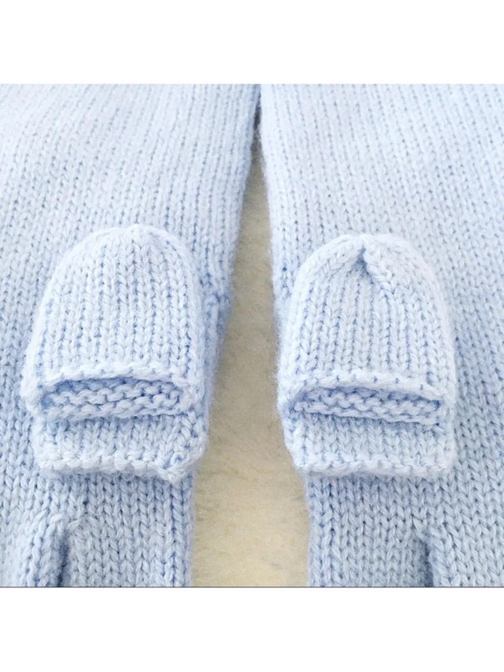 Kate Spade Pearl Ocean Fog Blue Convertible Pop-Top / Fingerless Gloves